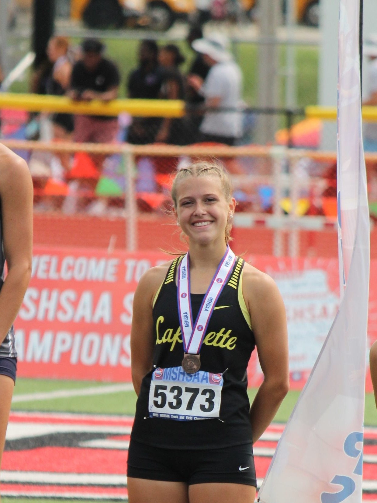 Kelly receiving State championship award